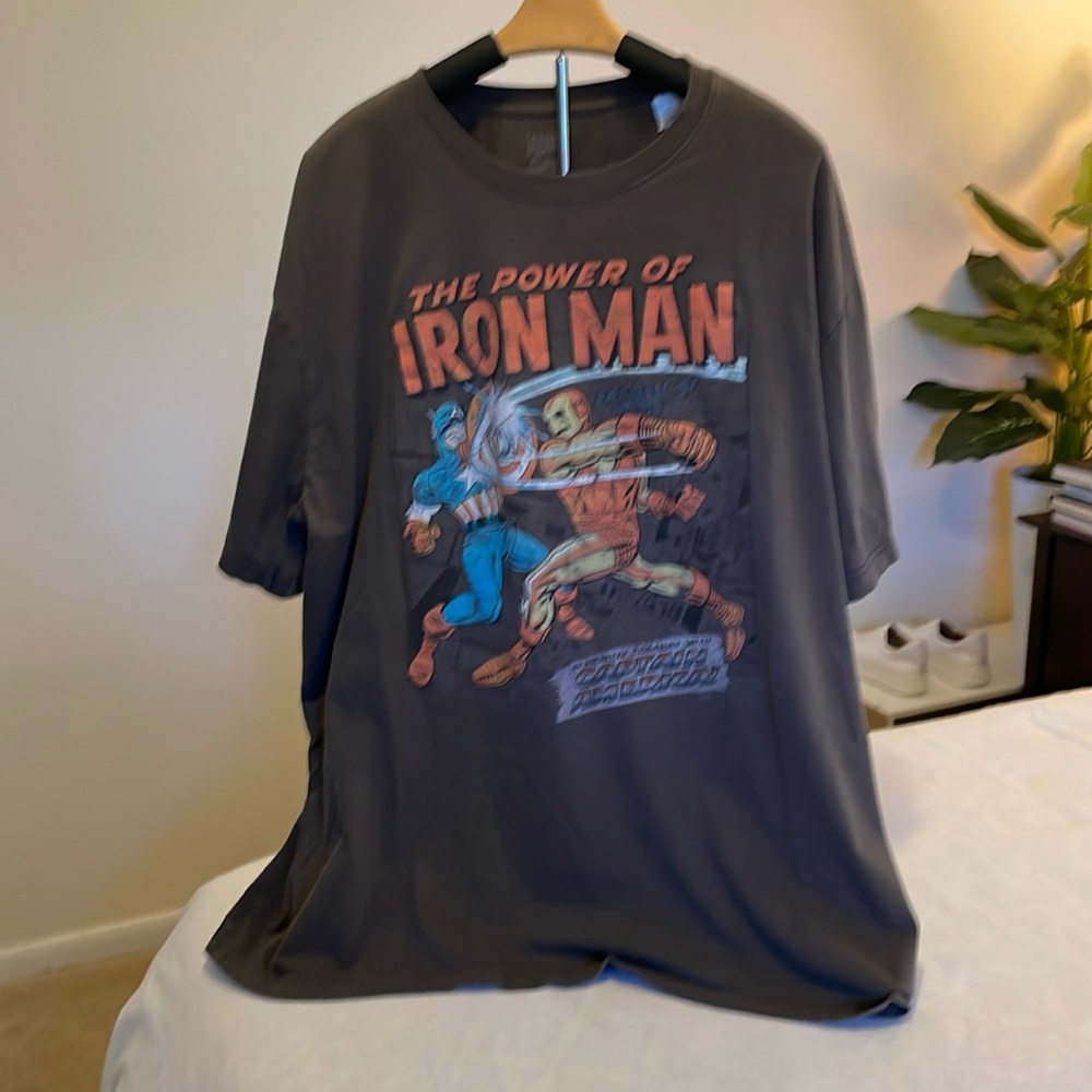 Men’s Marvel comics gray T-Shirt. 2XL. Light weight cotton. “Power of Ironman”.